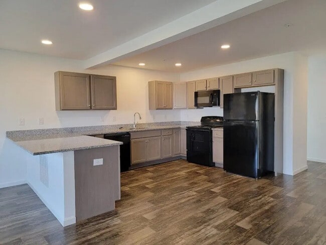 Photo - 126 Robert Cir