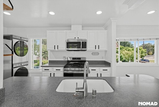 Building Photo - 22811 Malaga Way