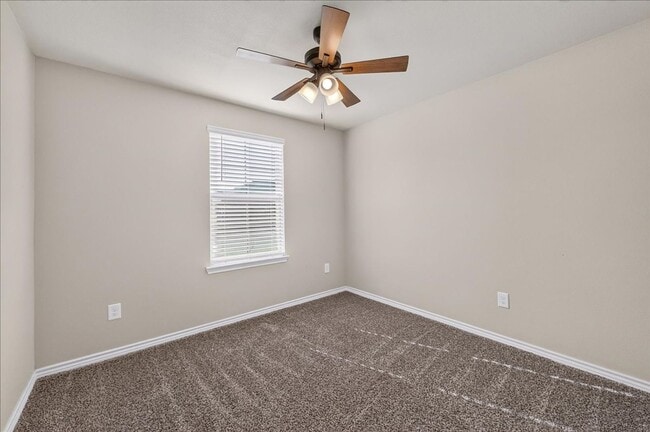 8133 Cattlemen Dr