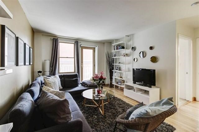 Photo - 242 Barrow St Unit 1D