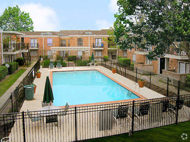 Pool - Serena Heights Apartments