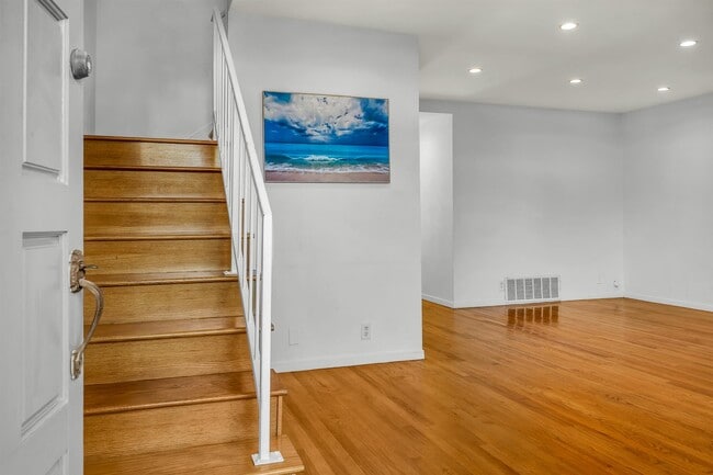 Photo - 246 Green Heath Pl