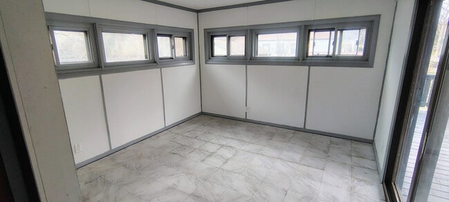 Photo - 701 Pemberton Pl