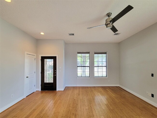 Photo - 3 Bed Townhome in 77003 Near Minute Maid Park + First-Floor Living