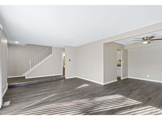 Beautiful Modern Living Area | Apartments for Rent in Woodridge, Illinois | The Townhomes at Highcrest