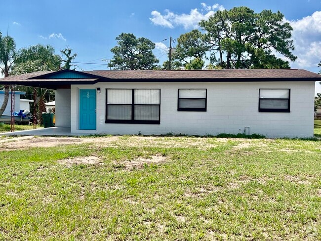 Building Photo - 395 Schoolhouse Ln