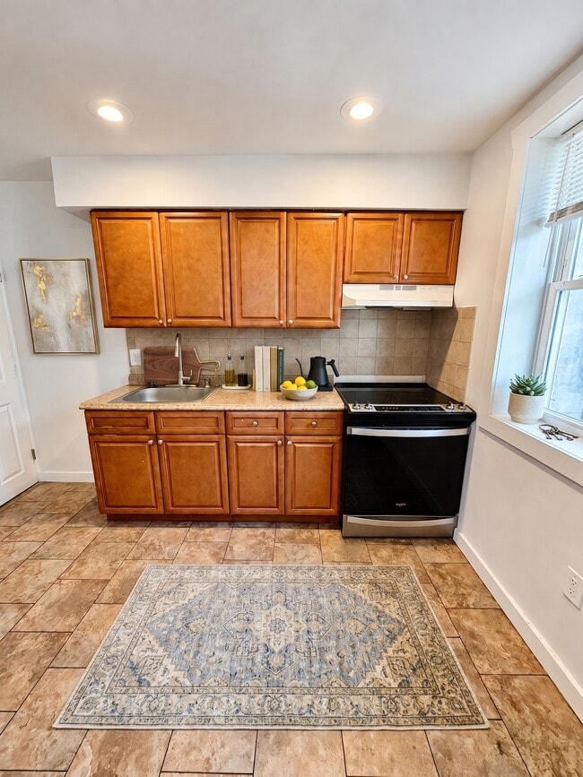 Photo - 3130 Hartville St