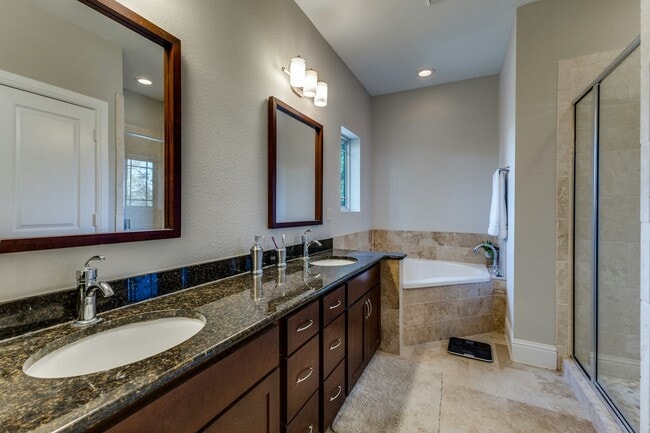 Photo - 5914 Hudson St