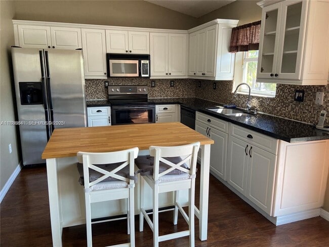 Photo - 18121 SW 152nd Ct