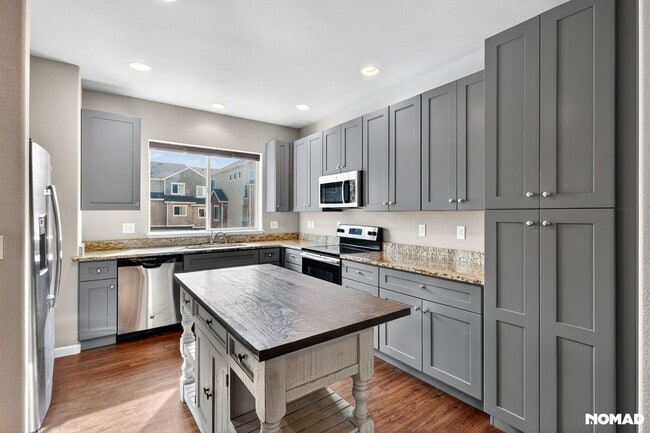 Photo - 11250 Florence St