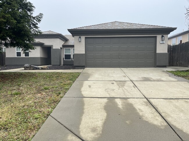 Building Photo - 1751 Barney Ave