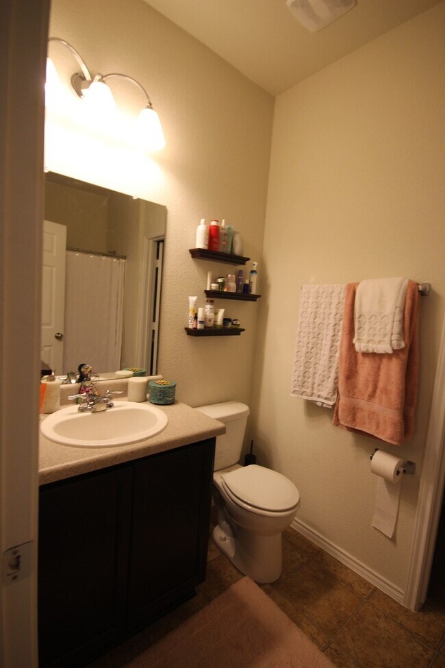 Photo - Lovely Woodland Hills 3/2/2 home backing up to greenbelt