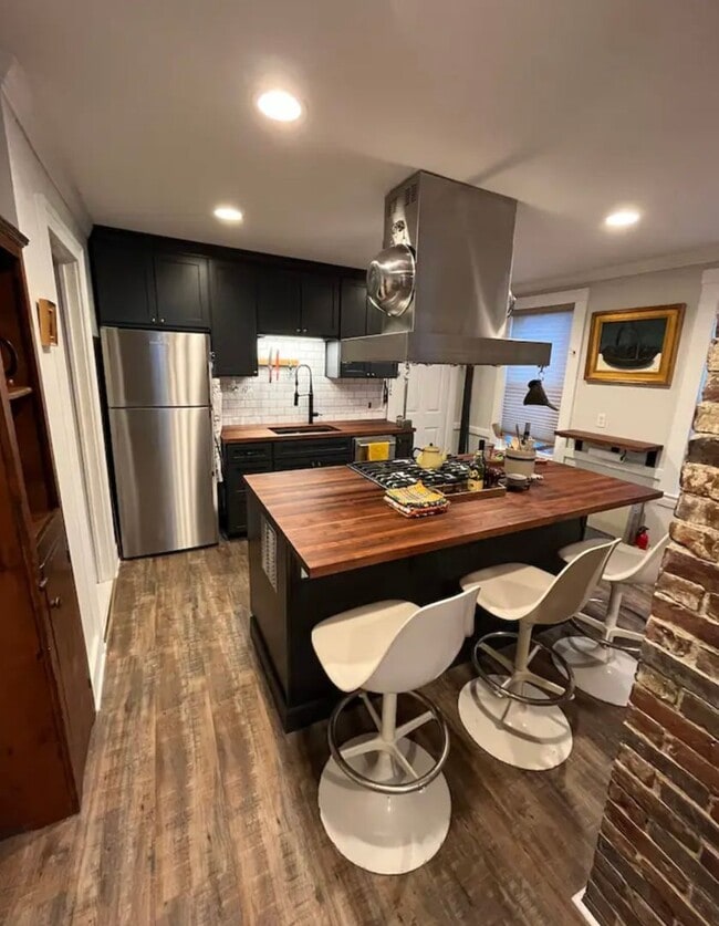 Photo - 136 Clark St Unidad 1