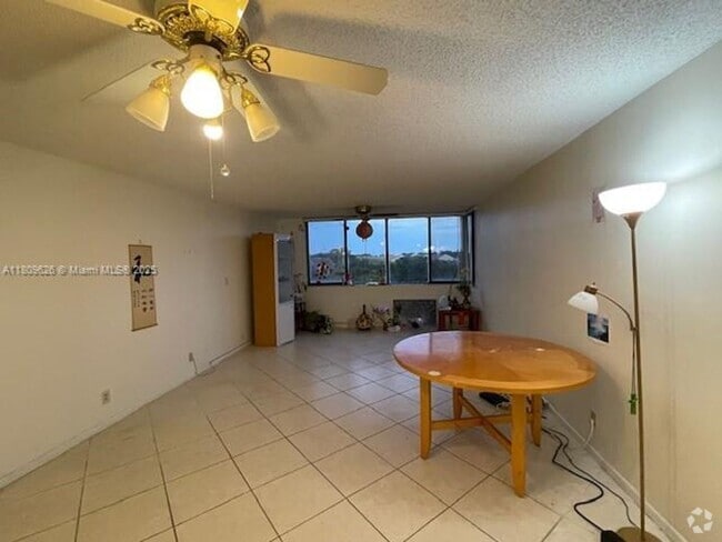 Building Photo - 8020 Hampton Blvd Rental