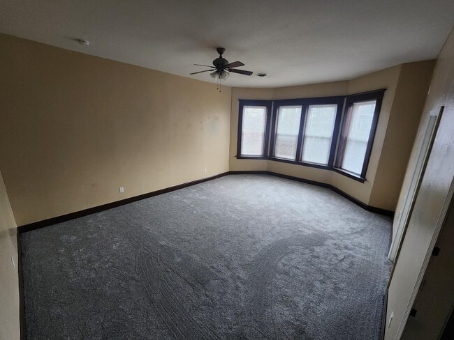 Building Photo - 11 S Long St Unit 3