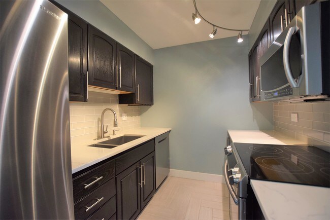 Photo - 1313 N Williams St