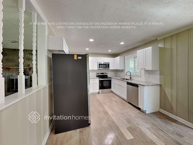 Photo - 759 Birchwood Ln SW