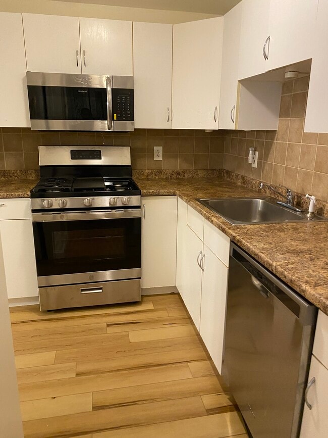 Building Photo - 15 Longworth Ave Unit 223