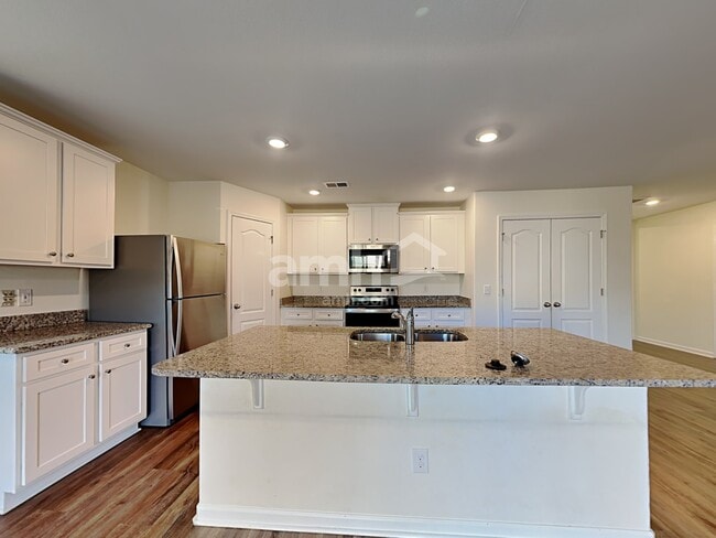 Photo - 2054 Southlea Dr