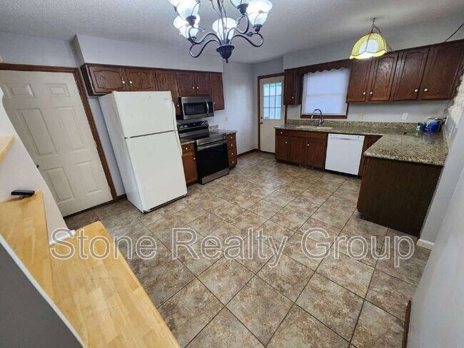 Photo - 47 W Lawrin Blvd