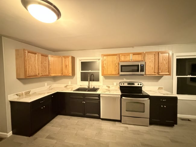 Photo - 205 Alesa Dr