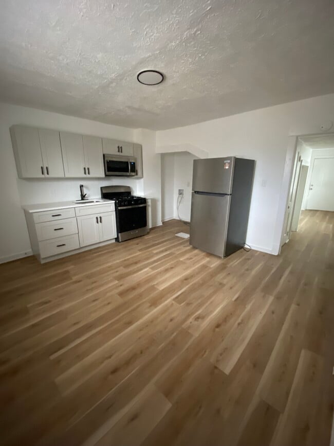 Building Photo - 3810 Vermont Ave Unit 2