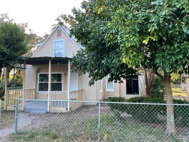 Building Photo - 3500 W Cervantes St Rental