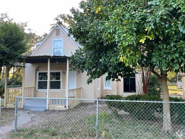 Building Photo - 3500 W Cervantes St Rental