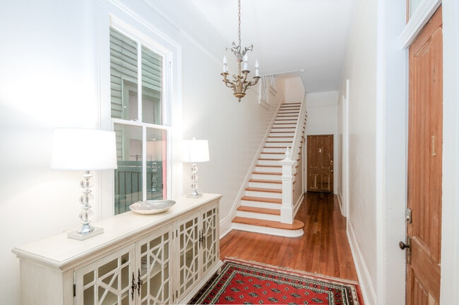 Staircase - 4221 Prytania St Unit 4