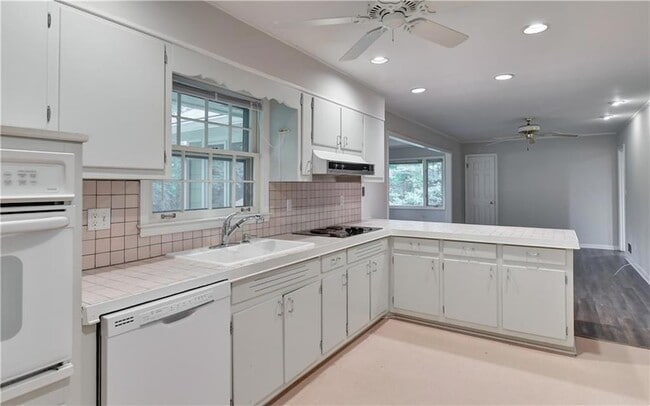 Photo - 1896 Winchester Trail