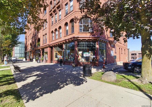 510 Broadway Unit 4E