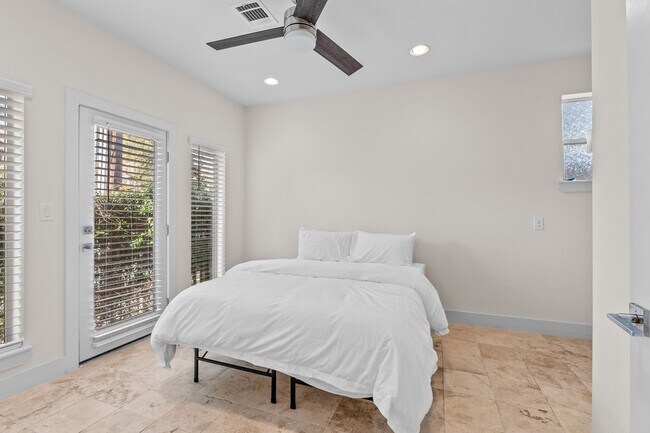 Photo - 4831 Chenevert St