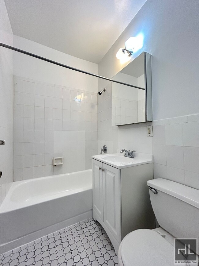 Photo - East 38th Street Unit 5A