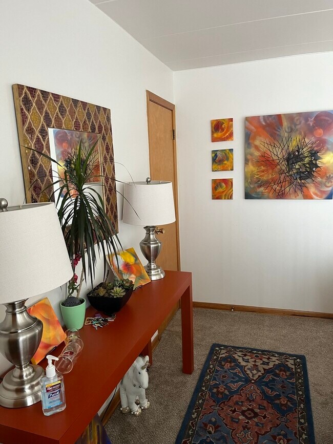 Photo - 9524 Mansfield Ave