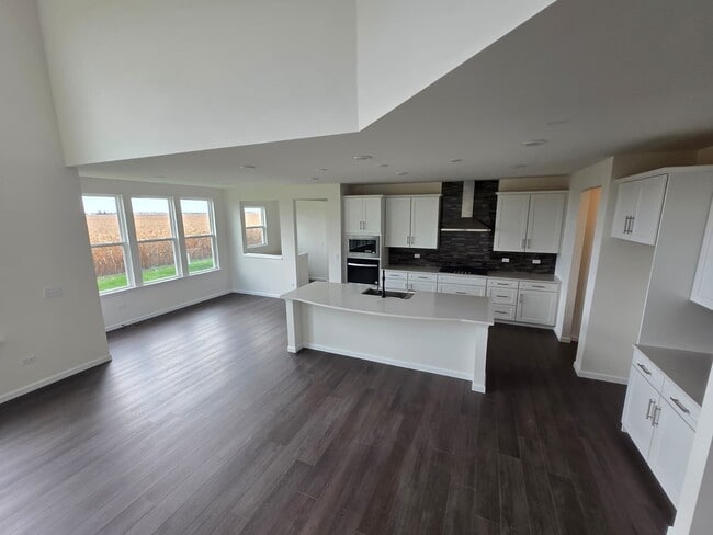 Photo - 1979 Norwich Ln