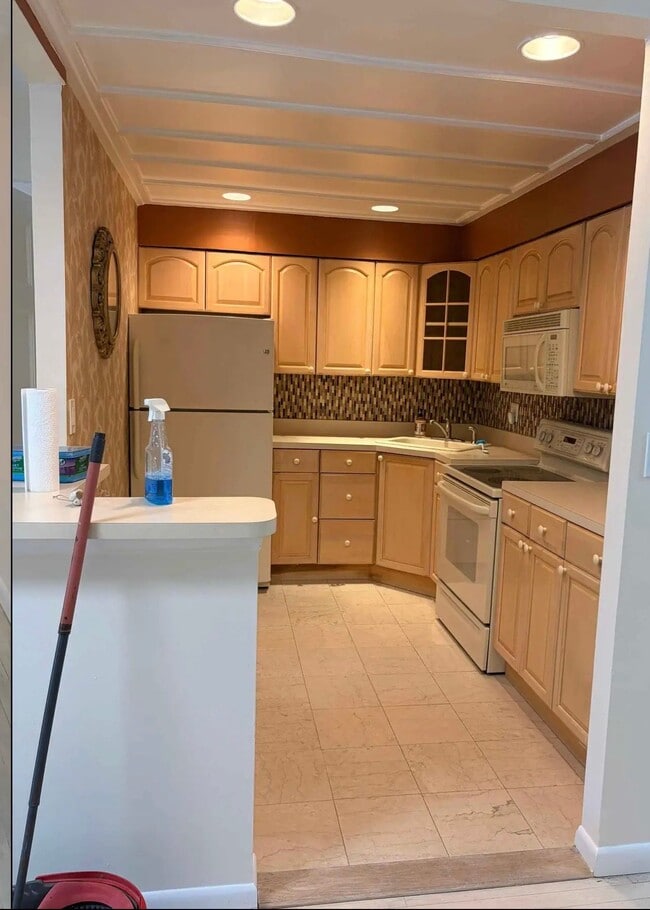 Photo - 51-22 111th St