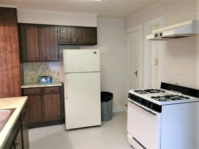 Photo - 181 E State St