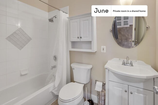 Photo - Room in Shared 3 bed/2.5 bath home Unidad C