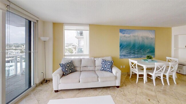 Photo - 6917 Collins Ave Unidad 1620