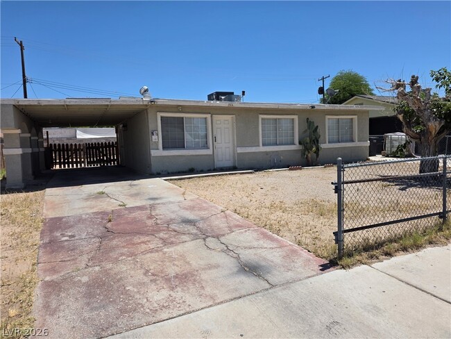 Building Photo - 2904 N Bassler St