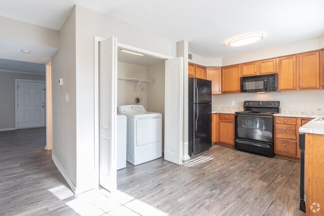2HAB,1,5BA,-1200SF - Maple Bay Apartment Townhomes