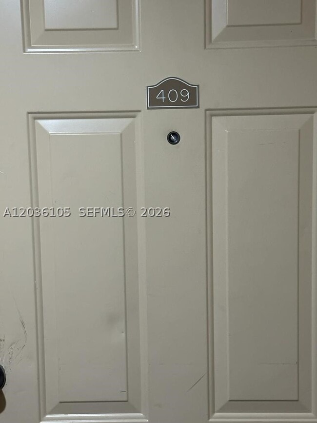 Building Photo - 11050 SW 196th St Unit 409