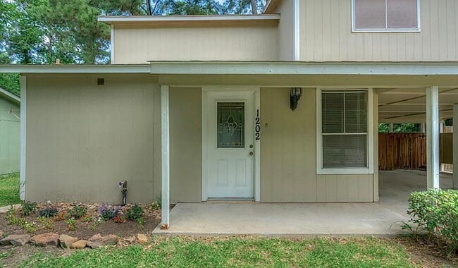 Photo - 1202 E Red Cedar Cir