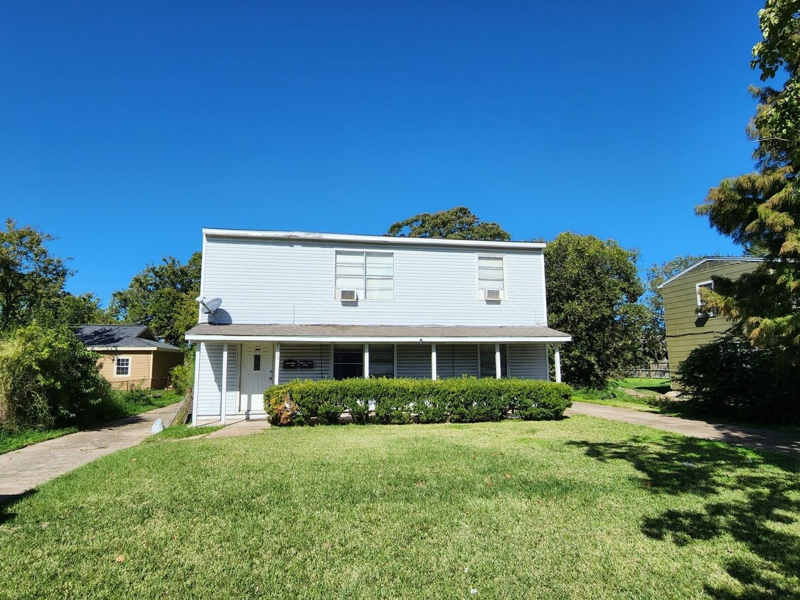 Photo - 1136 5th Ave N (Texas City, TX)