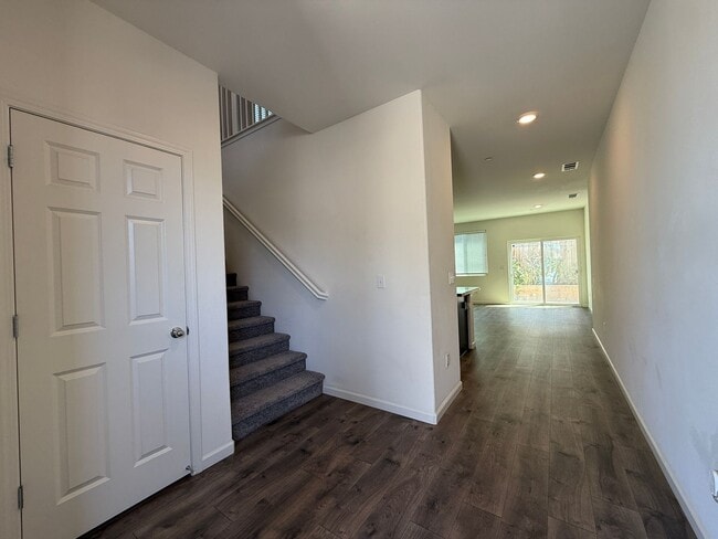 Photo - Stunning 3 bedroom, 3 bathroom home located in Visalia, CA.