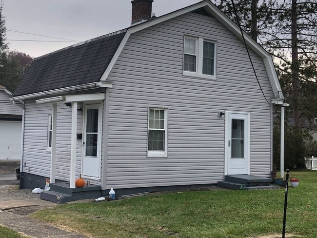 346 2nd Ave Unit Rear
