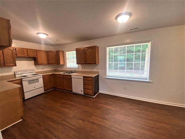 Photo - 4661 Murray Rd