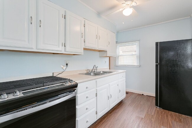 Photo - 402 E Chippewa Ave