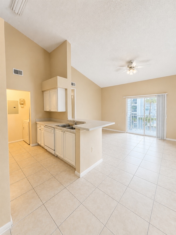 Photo - 218 Bermuda Lakes Ln Unit 201