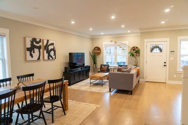 Photo - 279 Suffolk Ave Townhome